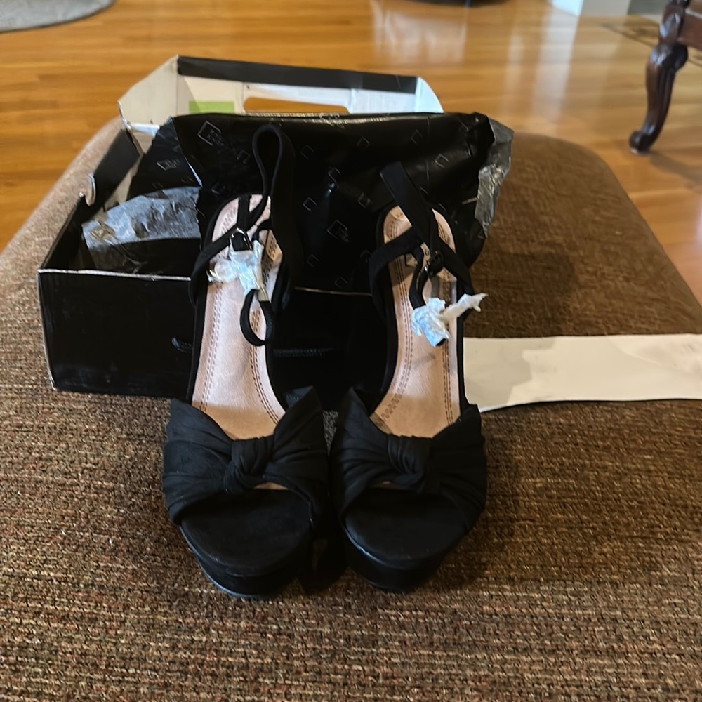 SHU SHOP. Black suede high heels
